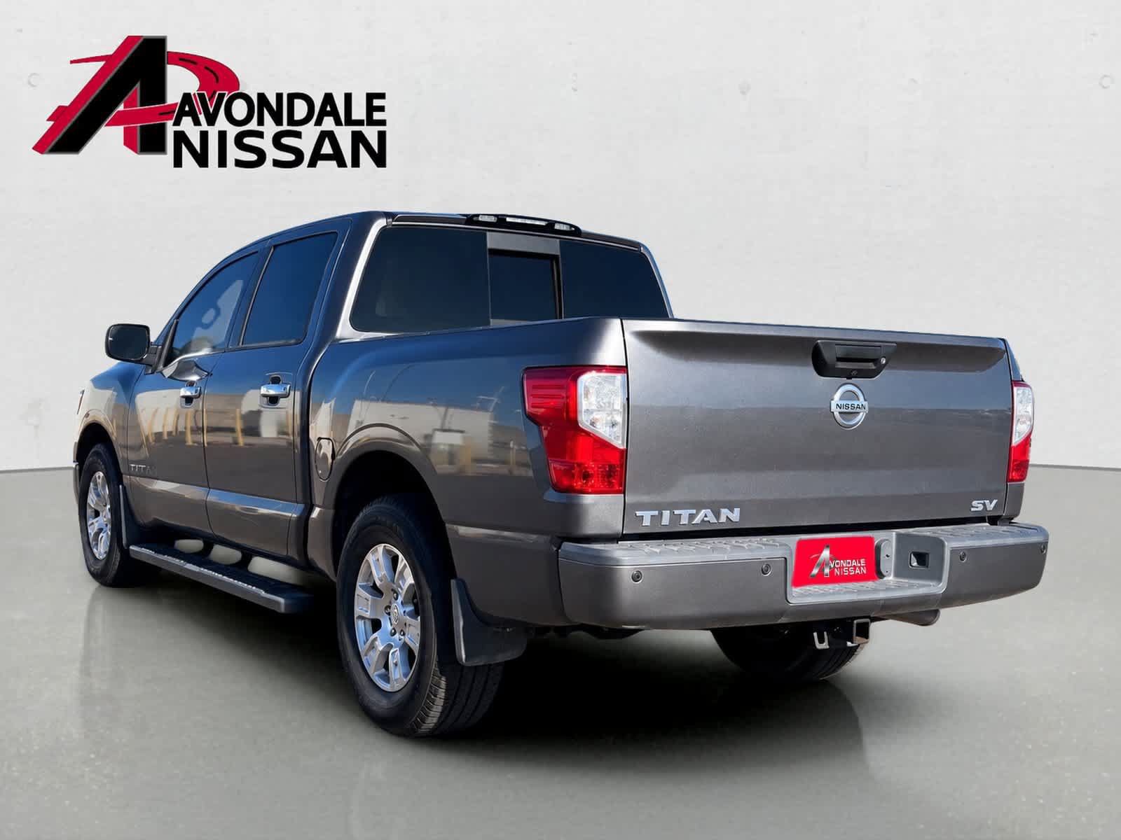 Used 2019 Nissan Titan SV w/ SV Convenience Package RWD image 3