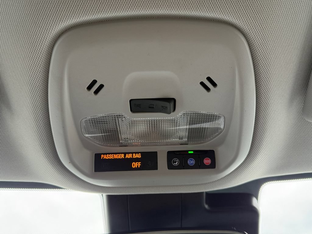 Used 2025 Chevrolet Trax LT FWD image 18