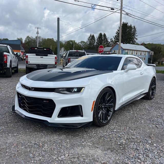Used 2019 Chevrolet Camaro ZL1 RWD image 3