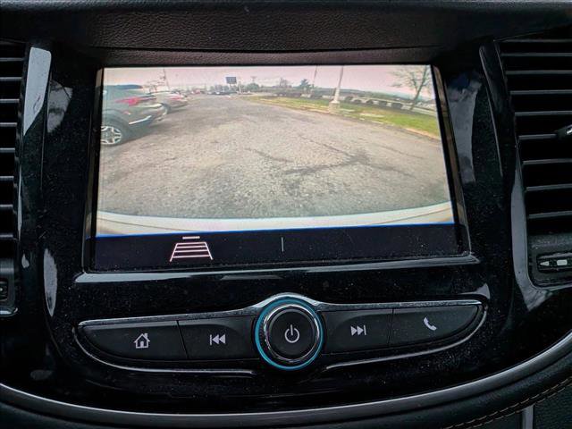 Used 2020 Chevrolet Trax LT w/ LT Convenience Package image 12