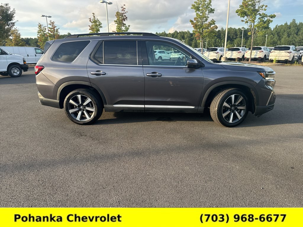 Used 2025 Honda Pilot Touring image 8