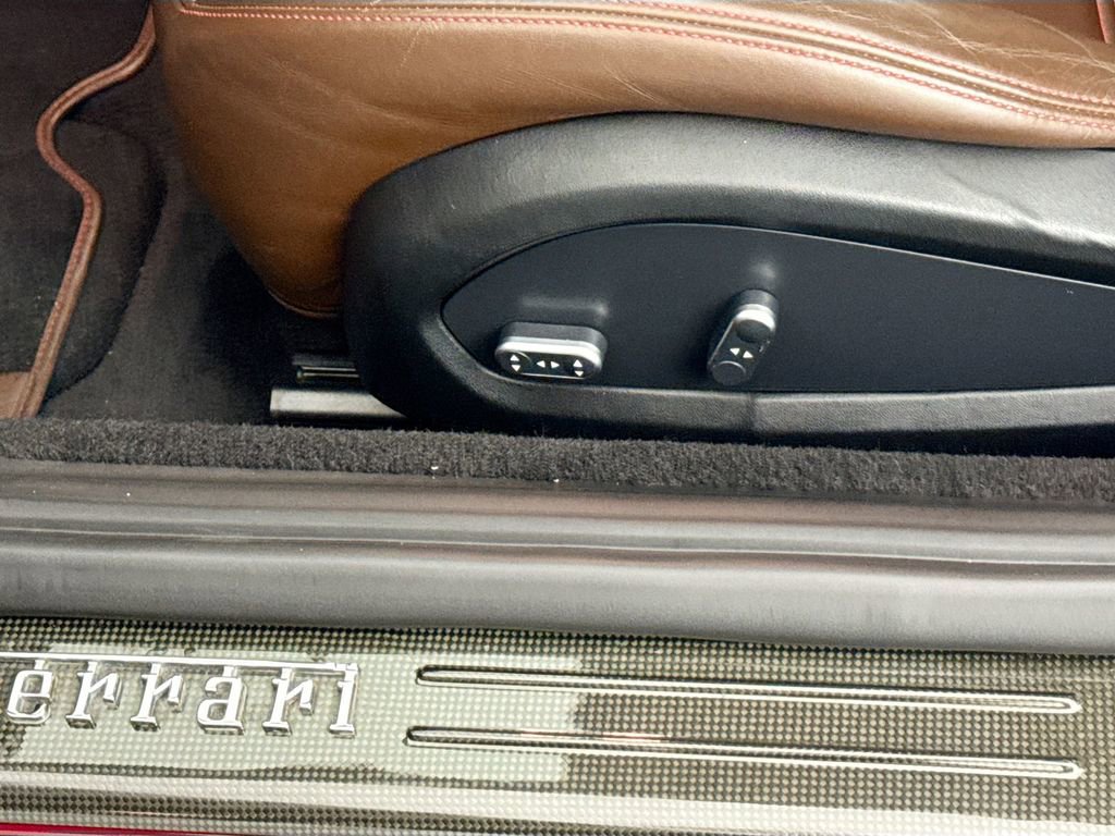 Used 2016 Ferrari California T image 20