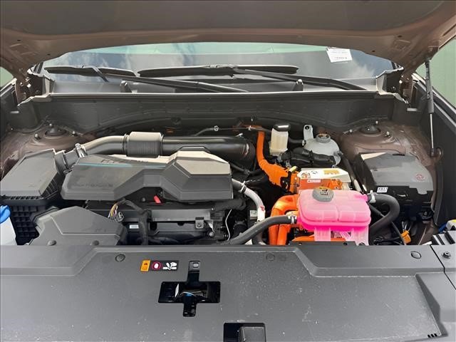 Used 2025 Hyundai Santa Fe Limited AWD/4WD image 19