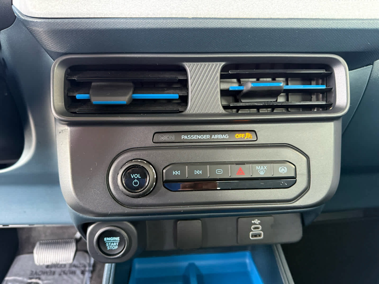 New 2025 Ford Maverick XLT w/ 4K Tow Package AWD/4WD image 13