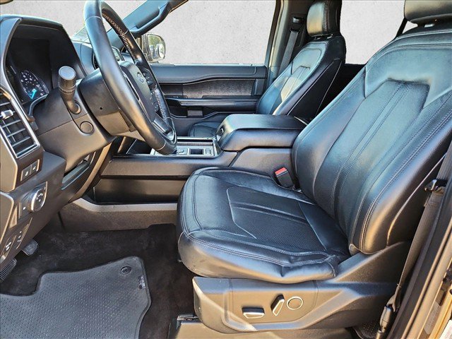 Used 2018 Ford Expedition Max Limited w/ Driver Assistance Package RWD image 16