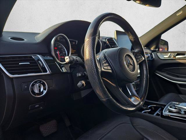 Used 2017 Mercedes-Benz GLS 550 4MATIC image 9