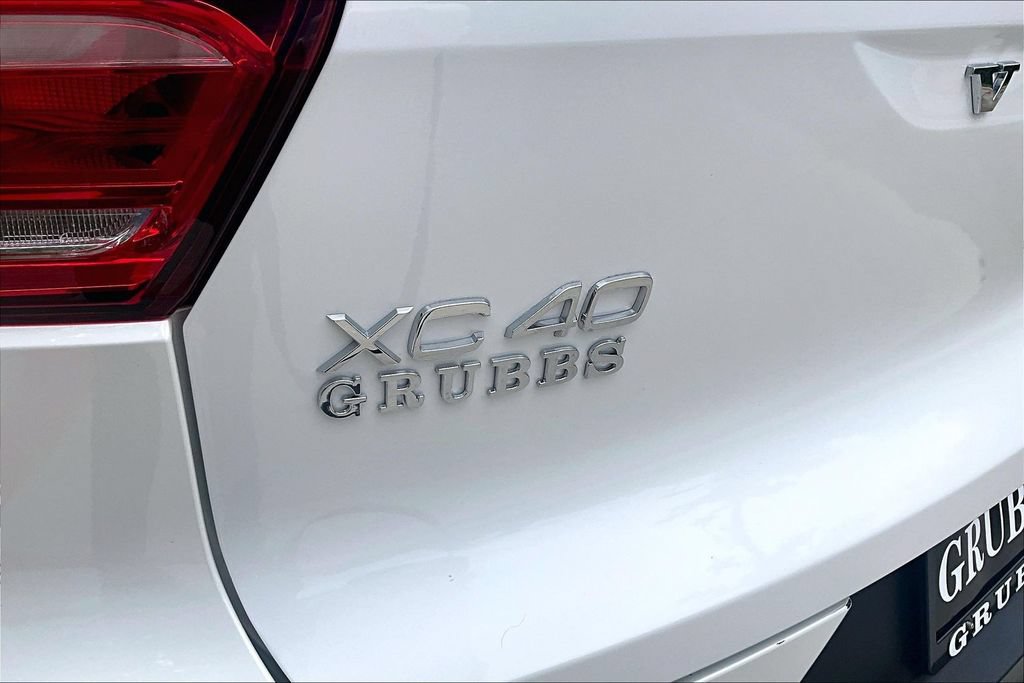 Certified 2026 Volvo XC40 B5 Plus AWD/4WD image 44