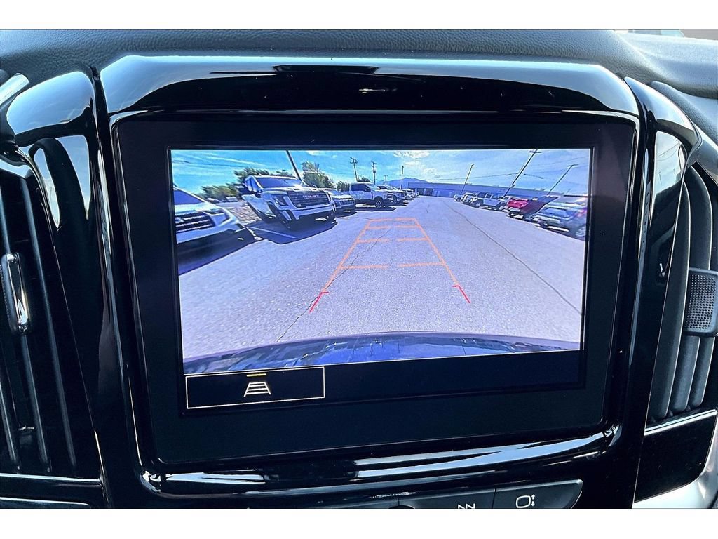 Used 2023 Chevrolet Traverse LT FWD image 14