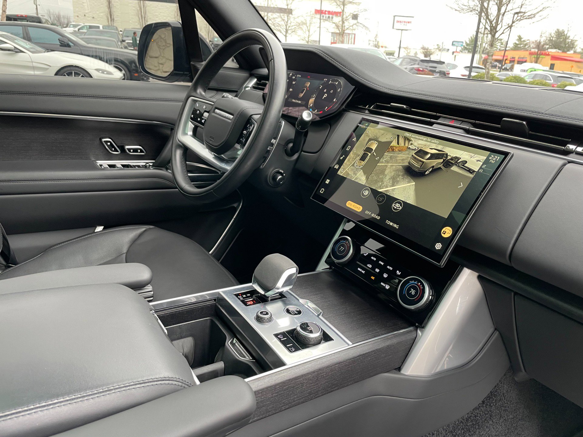 Used 2023 Land Rover Range Rover SE image 16