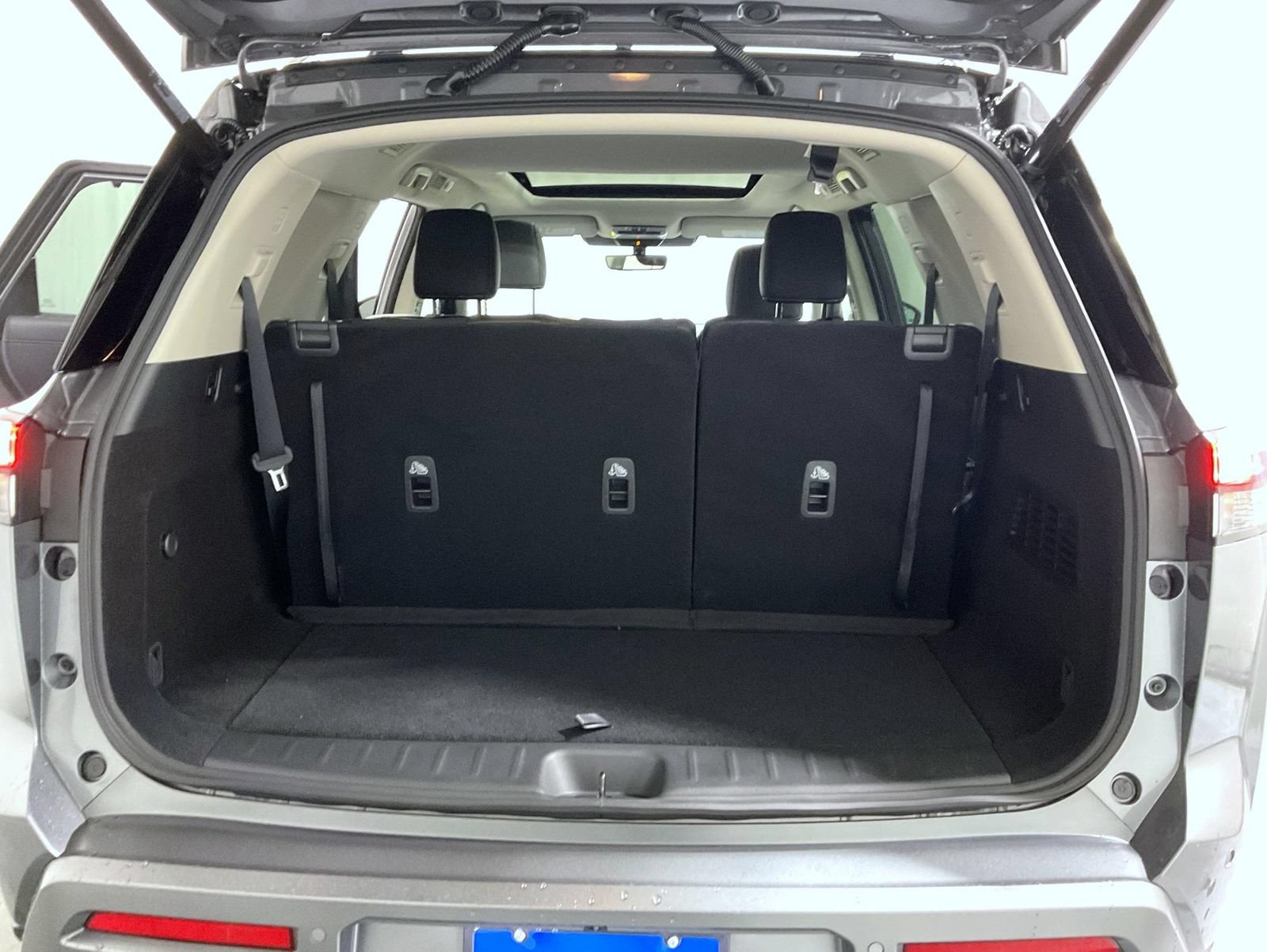 New 2026 Nissan Pathfinder SL w/ SL Premium Package AWD/4WD image 9