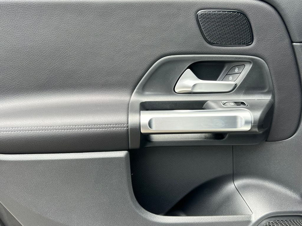 New 2026 Mercedes-Benz GLB 250 4MATIC image 34
