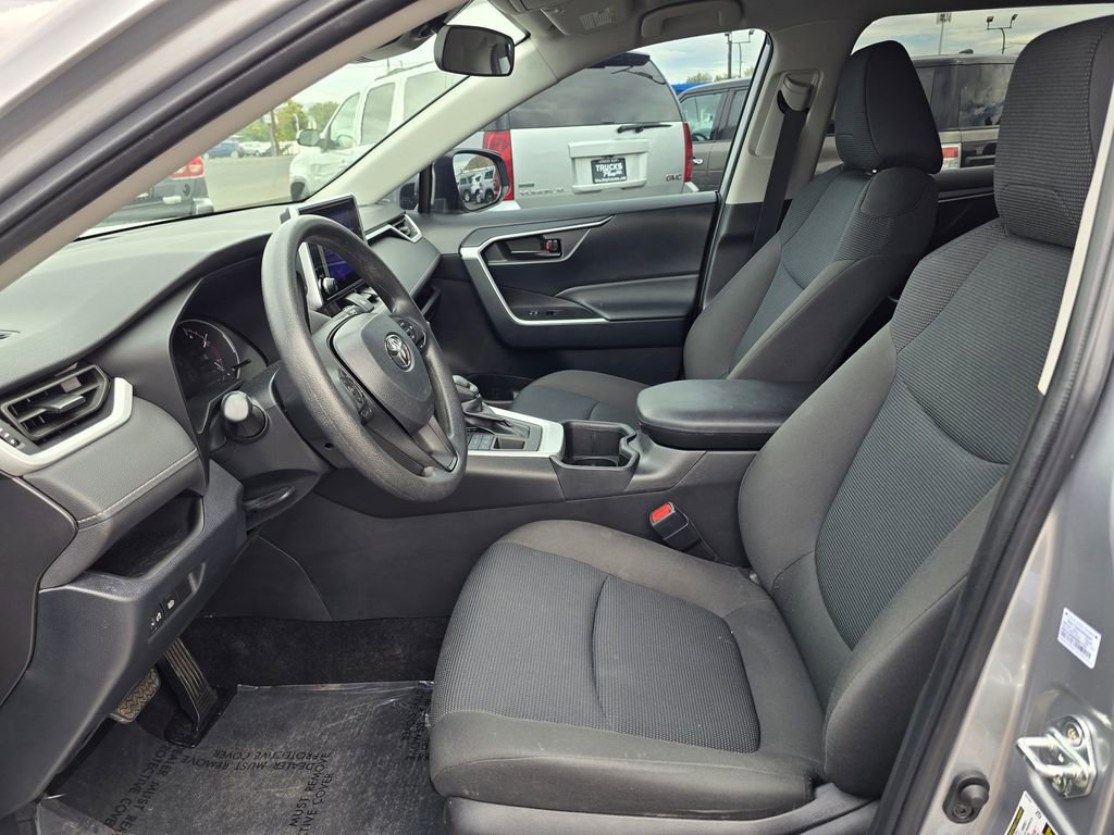 Used 2023 Toyota RAV4 LE image 24