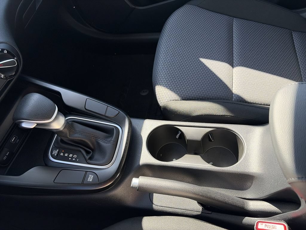 Used 2025 Kia Soul LX FWD image 22