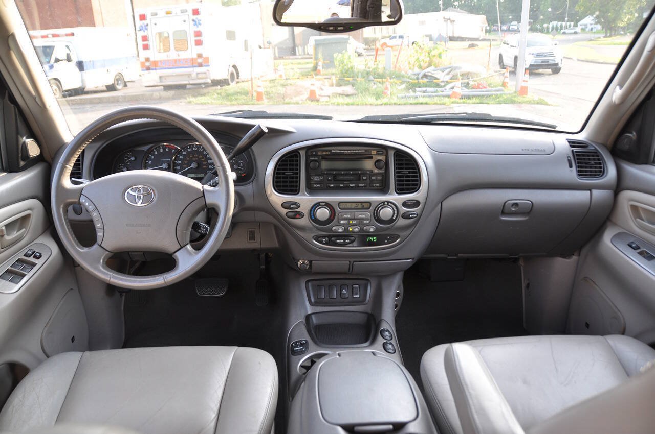 Used 2005 Toyota Sequoia Limited AWD/4WD image 25