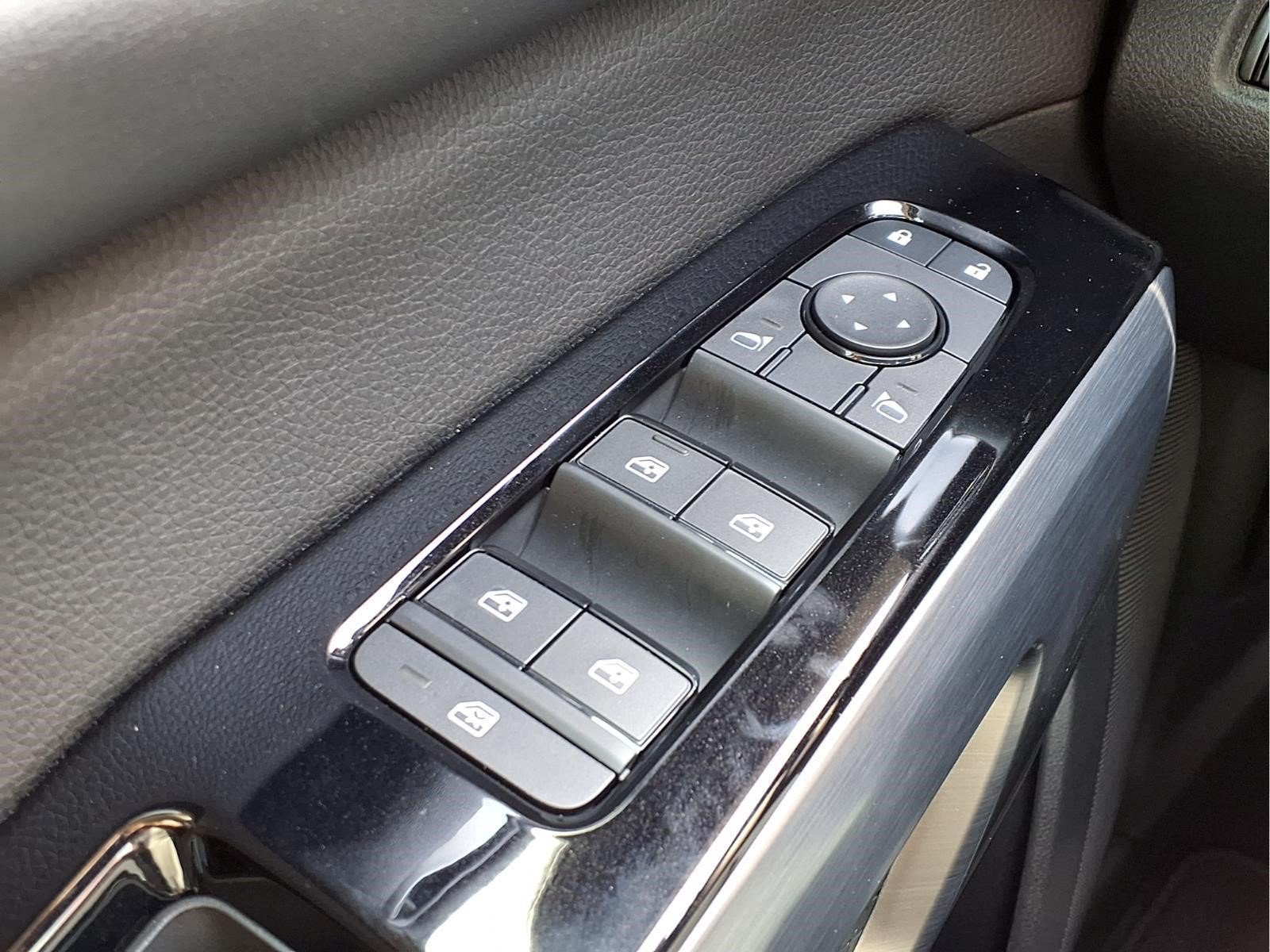 New 2026 Nissan Pathfinder SL FWD image 19