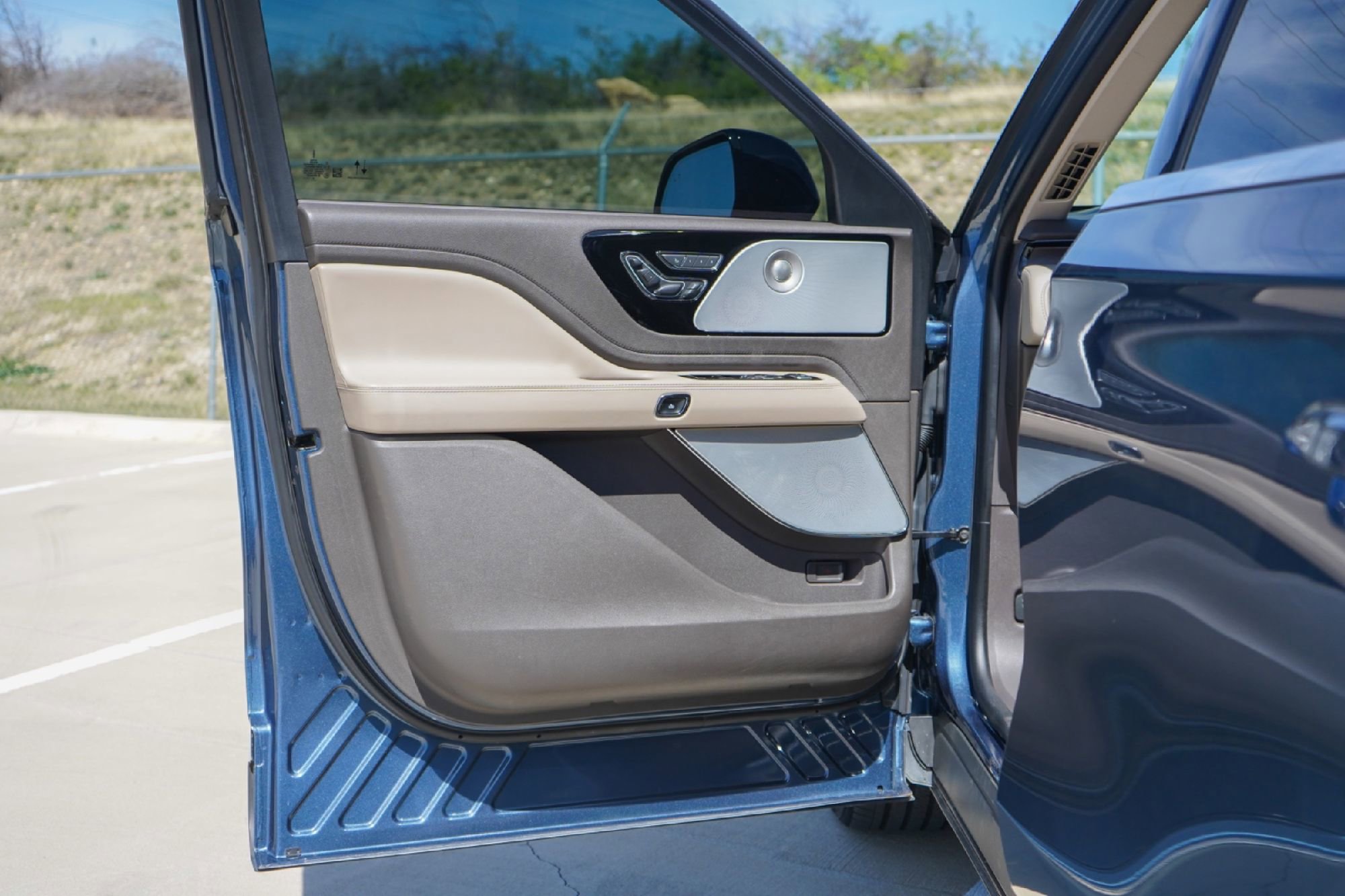 Used 2020 Lincoln Aviator Reserve w/ Equipment Group 202A image 22