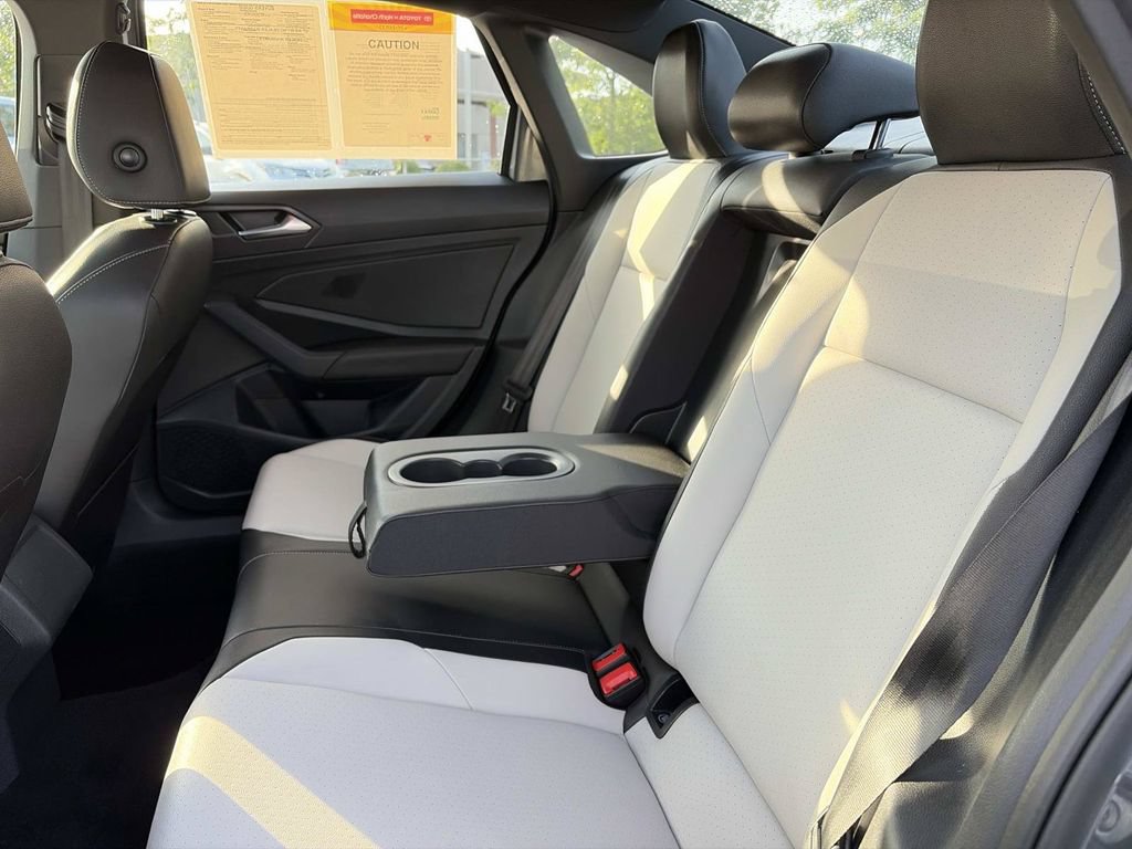 Used 2019 Volkswagen Jetta R-Line FWD image 13