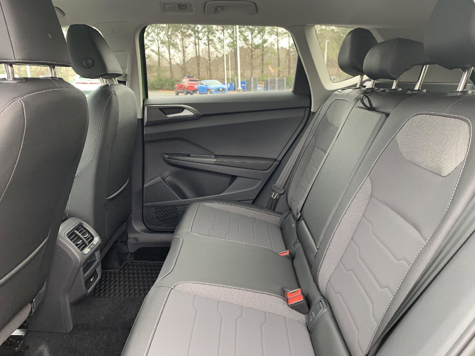 Used 2025 Volkswagen Taos SE w/ Taos Adventure Package (SXB) image 20