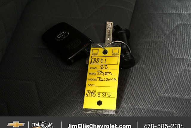 Used 2022 Toyota Tacoma TRD Sport w/ Technology Package AWD/4WD image 34