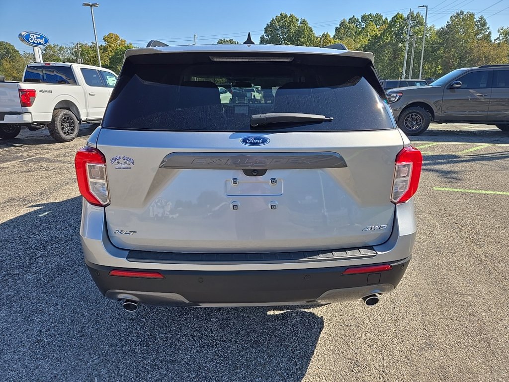 Used 2023 Ford Explorer XLT w/ Equipment Group 202A AWD/4WD image 6