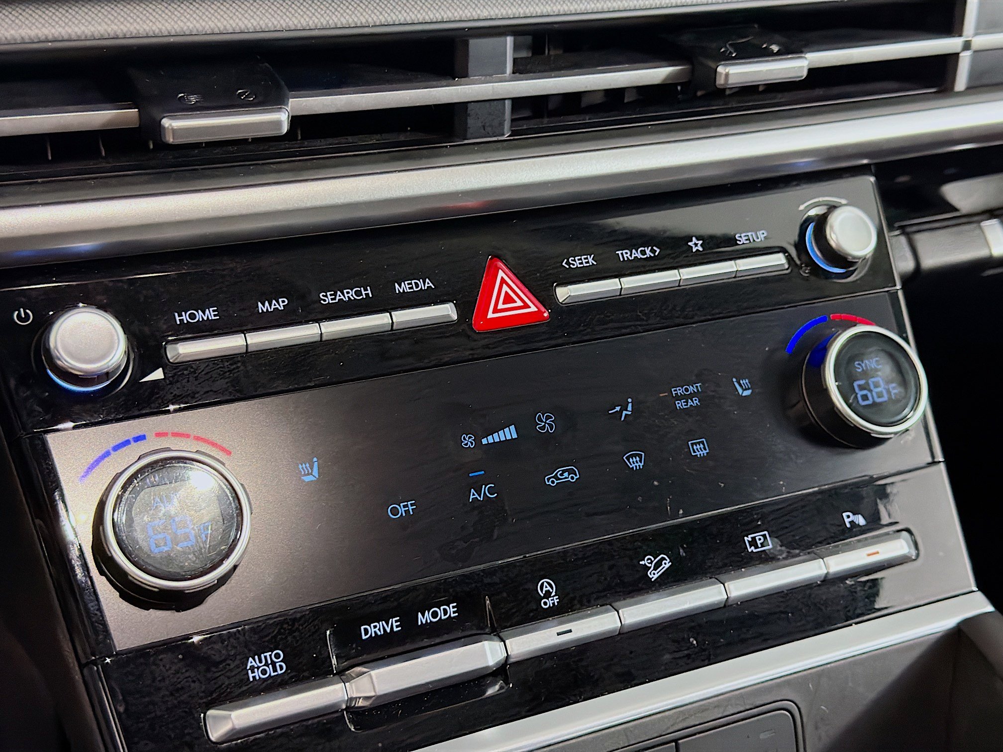 Used 2026 Hyundai Santa Fe SEL FWD image 23