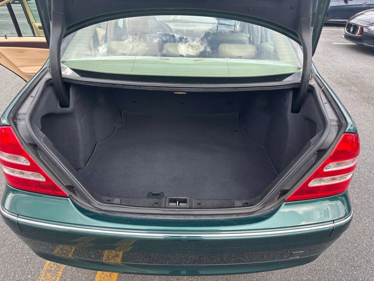 Used 2001 Mercedes-Benz C 240 Sedan image 17