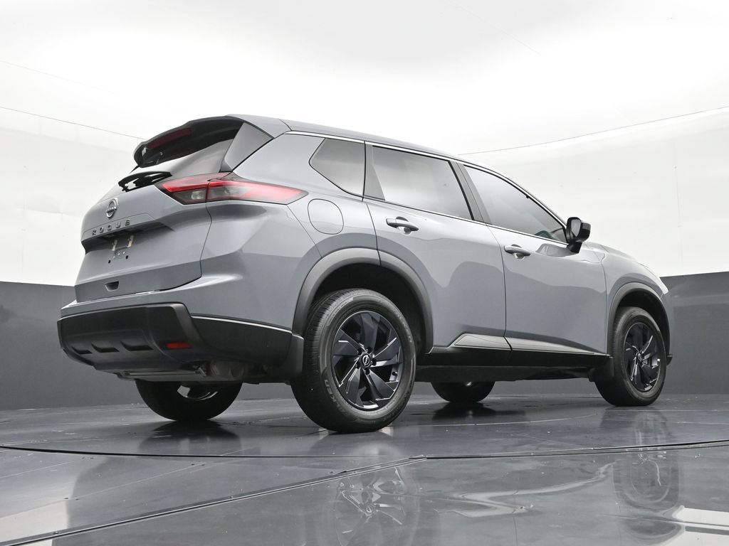 Used 2026 Nissan Rogue SV FWD image 27