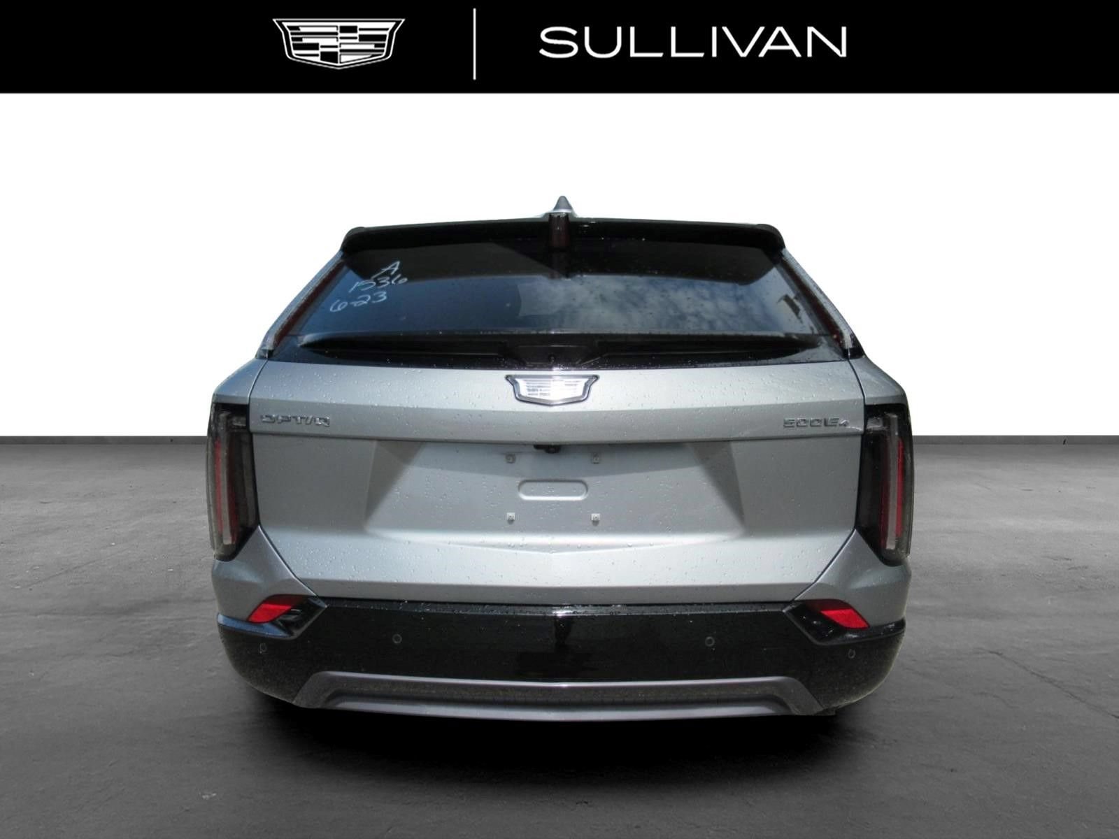 Certified 2025 Cadillac Optiq Sport 2 w/ LPO, Floor Liner Package AWD/4WD image 7