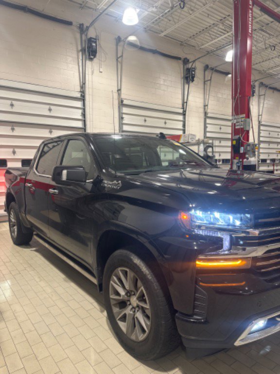 Used 2021 Chevrolet Silverado 1500 High Country w/ Technology Package image 38