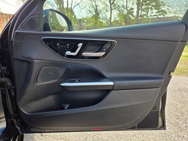 Used 2025 Mercedes-Benz C 300 Sedan image 27