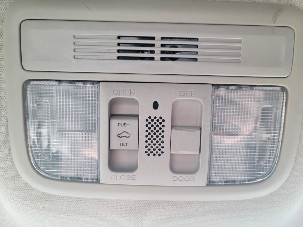 Used 2019 Honda Civic EX-L image 12