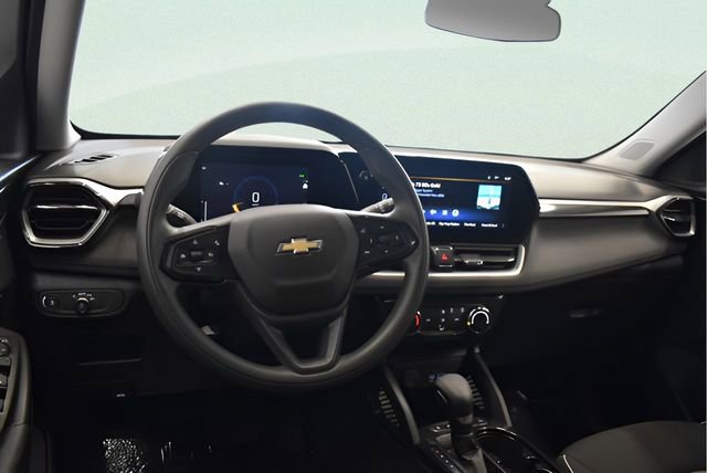 Used 2025 Chevrolet TrailBlazer LT w/ Driver Confidence Package AWD/4WD image 23