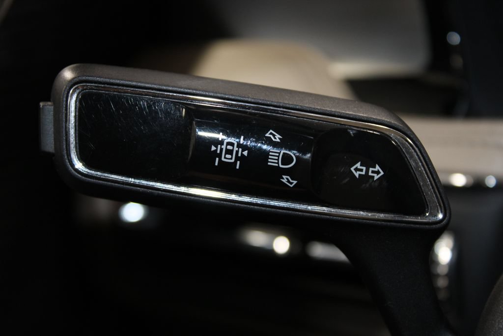 Used 2021 Lincoln Corsair AWD w/ Premium Package image 39