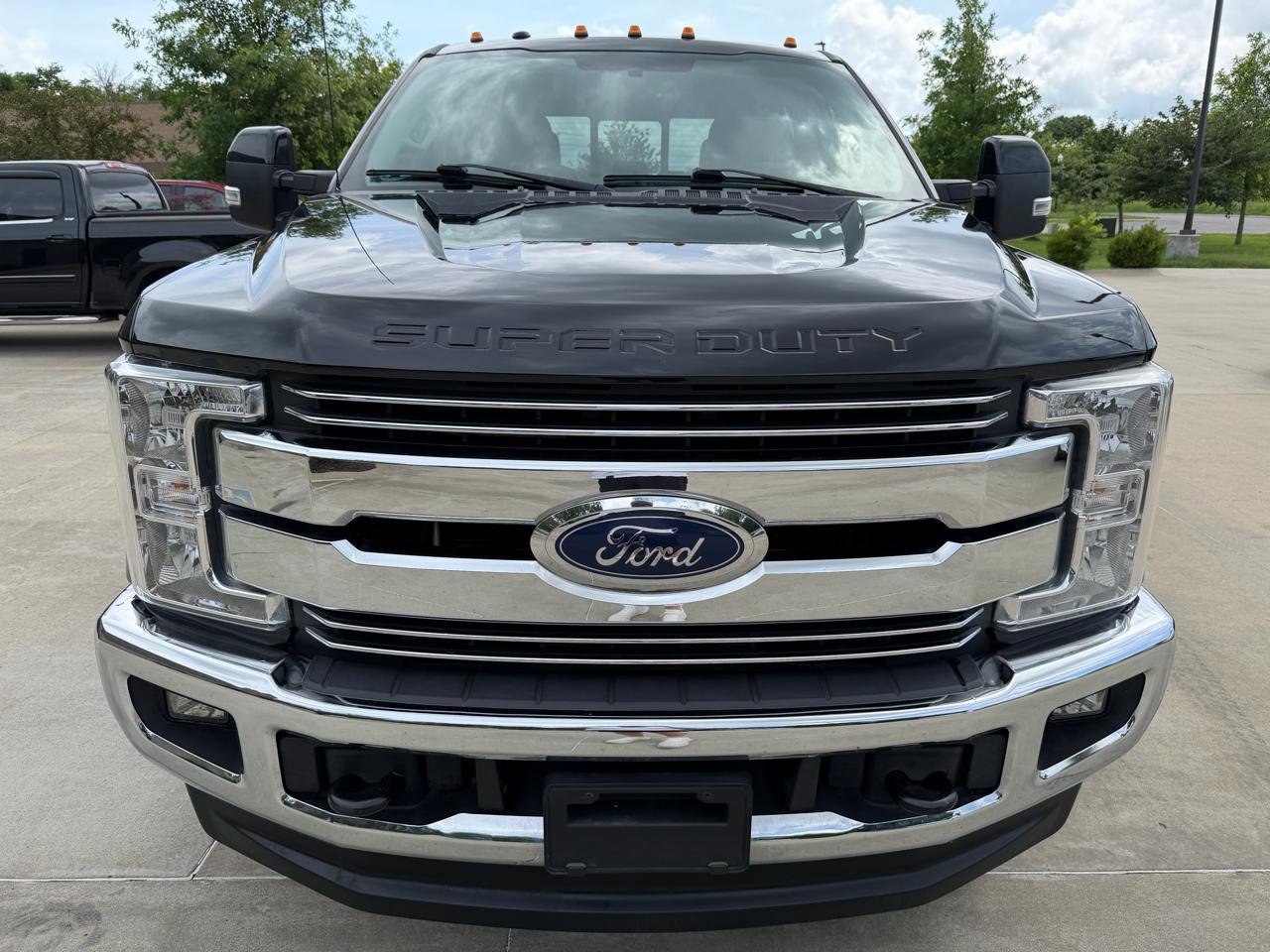 Used 2018 Ford F350 Lariat AWD/4WD image 2