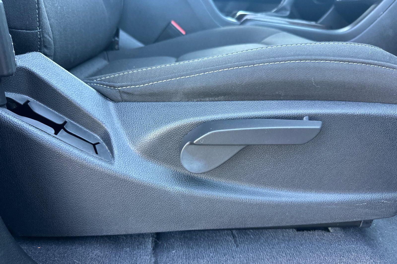 Used 2019 GMC Canyon SLE w/ Elevation Edition RWD image 22