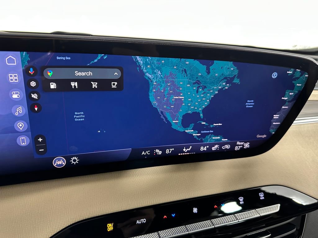 Used 2025 Buick Enclave Preferred w/ Power Package image 18