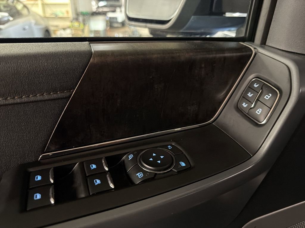 Used 2023 Ford F150 Lightning Lariat image 15