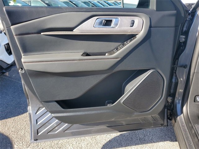 New 2025 Ford Explorer Active w/ Active Comfort Package image 11