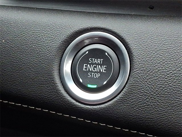 Used 2024 Cadillac Escalade ESV Premium Luxury w/ Performance Package image 25