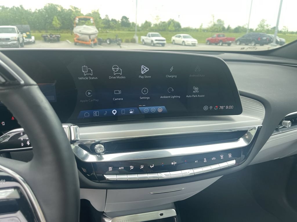 Certified 2025 Cadillac Lyriq Luxury AWD/4WD image 28
