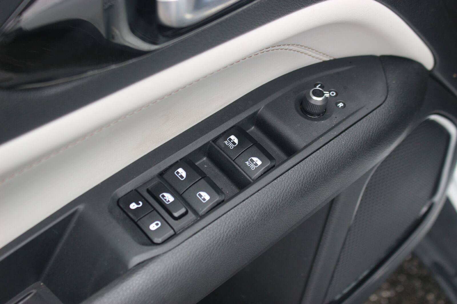 Used 2023 Jeep Compass Limited AWD/4WD image 13