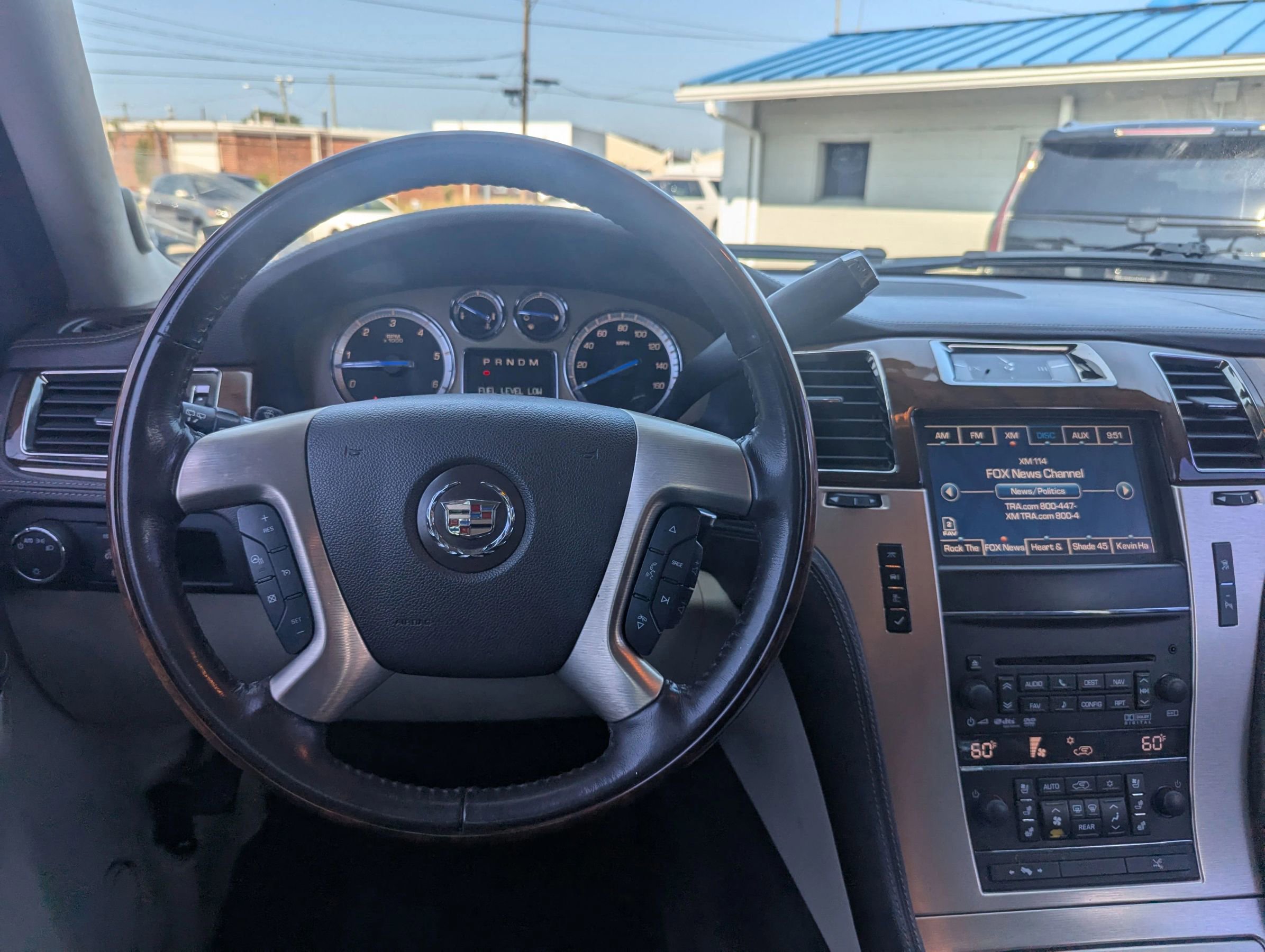 Used 2011 Cadillac Escalade Platinum image 11