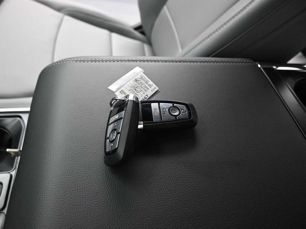 New 2025 Ford F150 Lightning Flash image 19