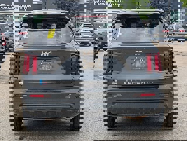 Used 2022 Kia Sorento LX FWD image 5