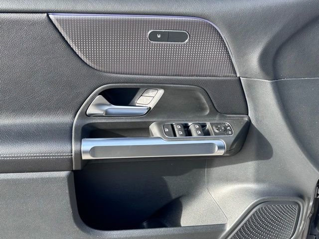 Used 2022 Mercedes-Benz GLB 250 4MATIC image 24