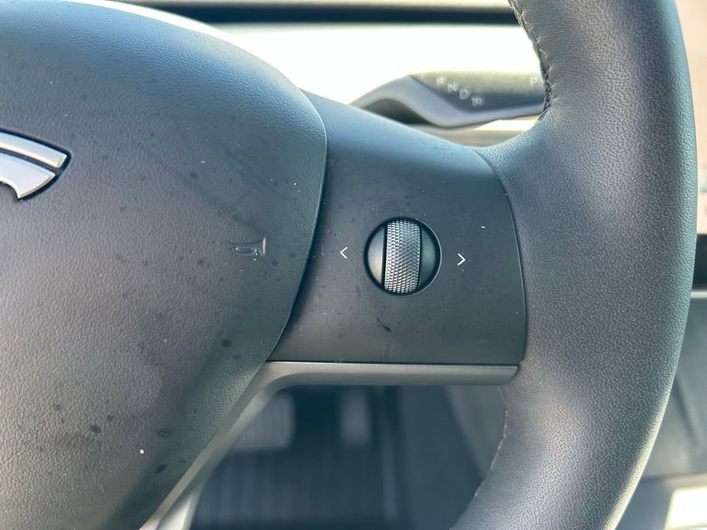 Used 2024 Tesla Model Y Long Range image 11