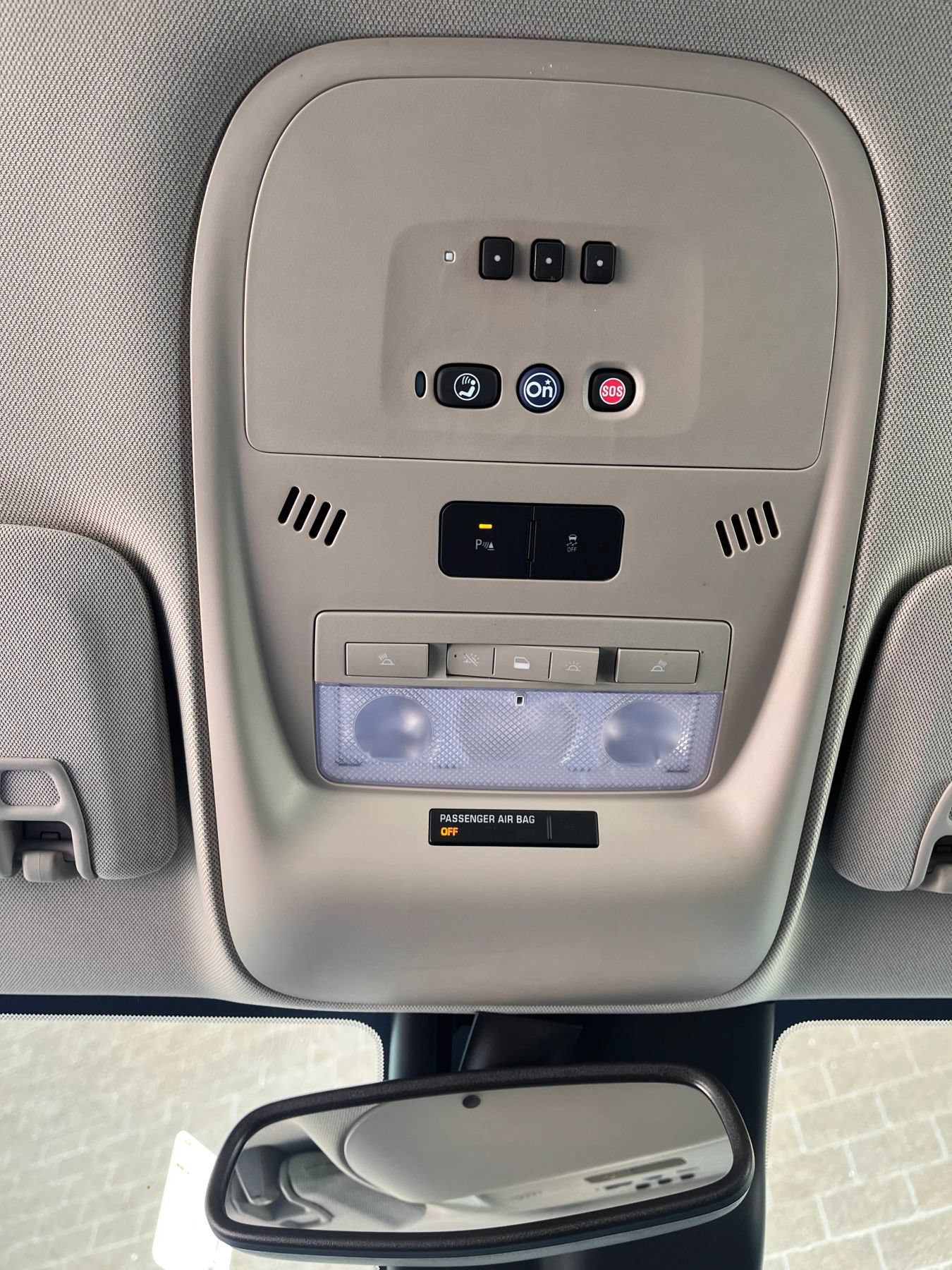 Used 2015 Chevrolet Volt Premium w/ Premium Trim Package FWD image 16