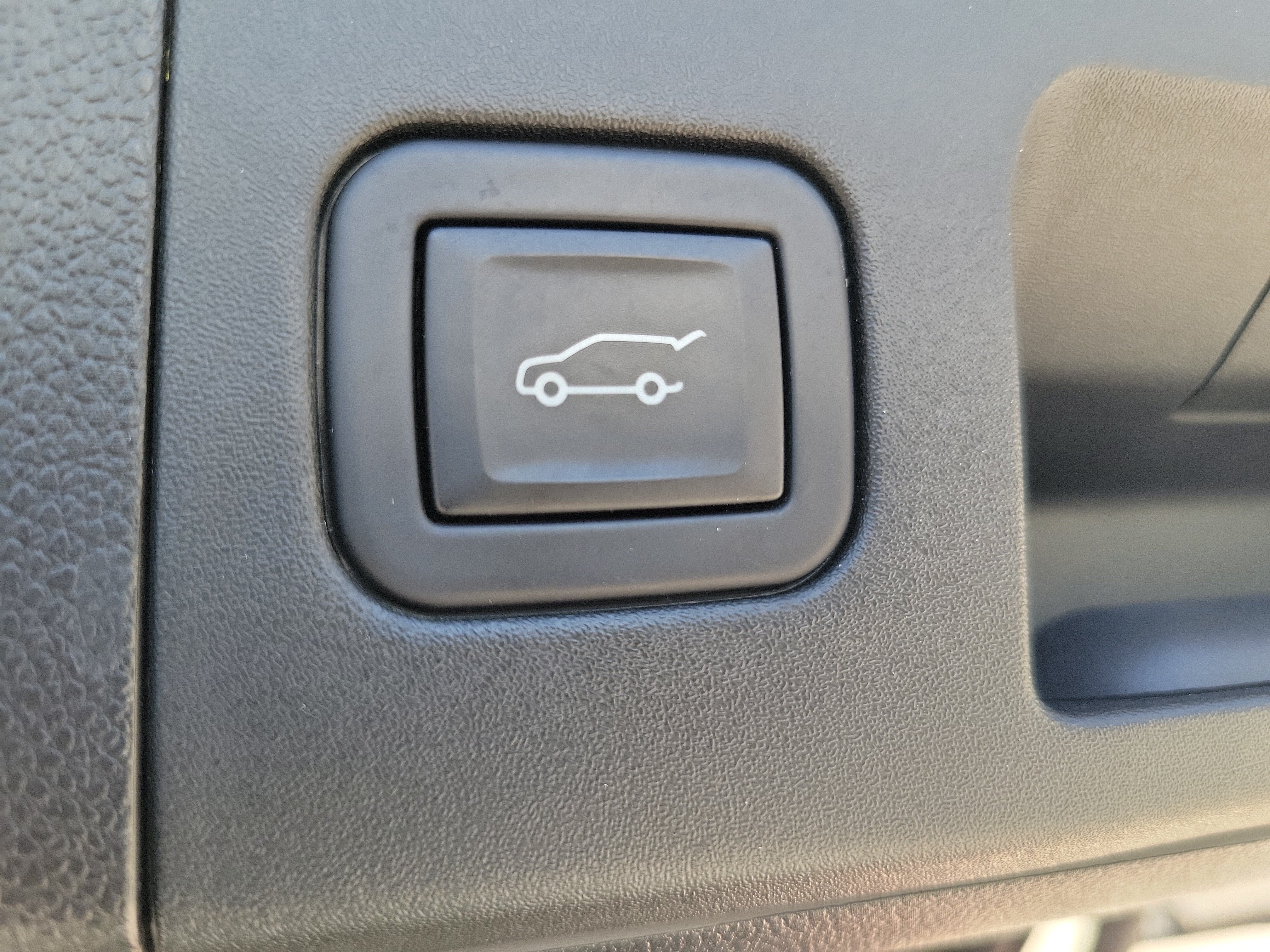 Used 2024 Cadillac XT4 Luxury FWD image 17