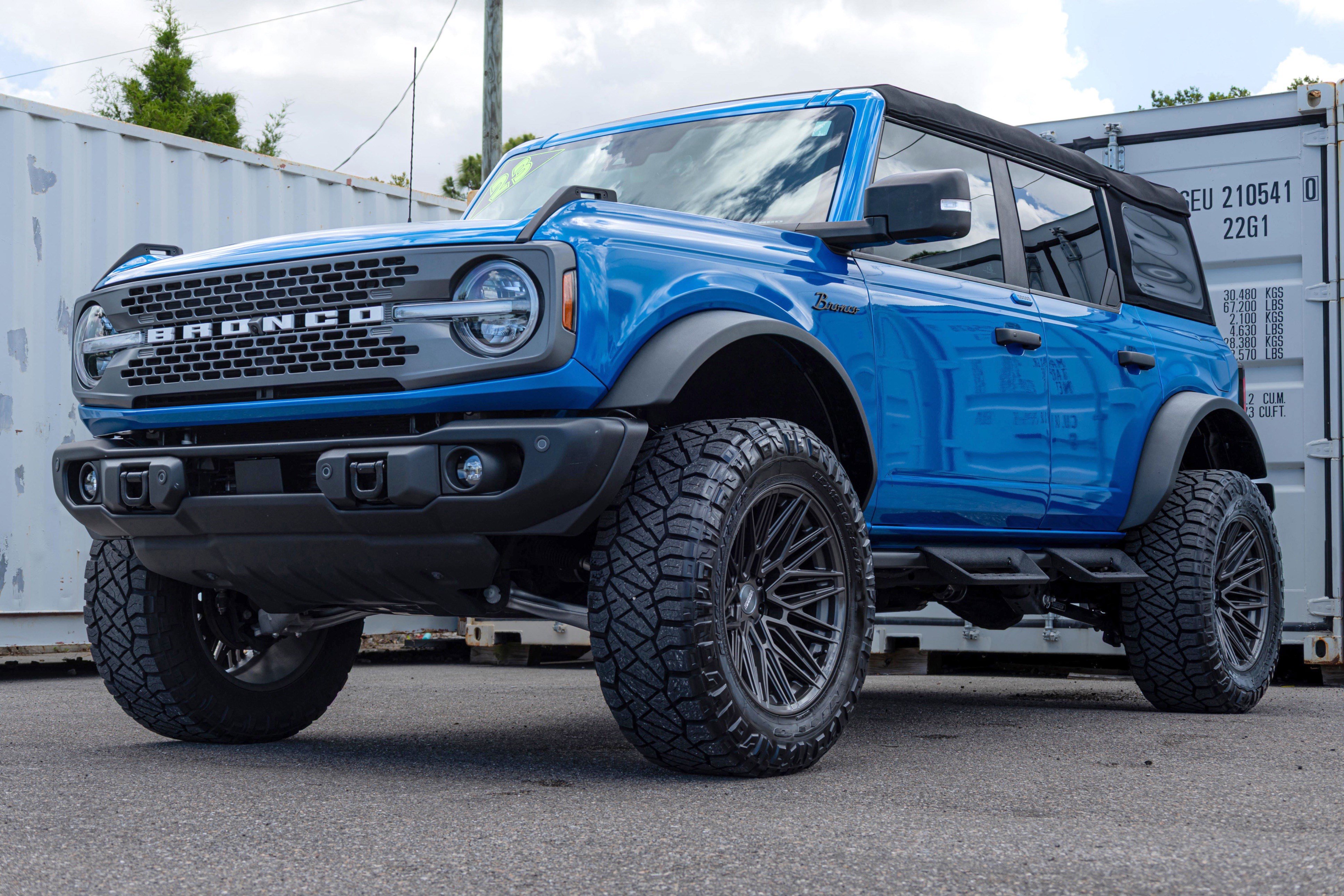 Used 2023 Ford Bronco Badlands w/ Sasquatch Package AWD/4WD image 38