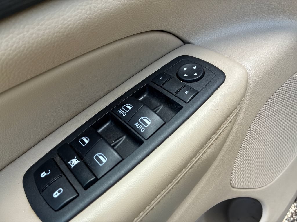 Used 2022 Jeep Grand Cherokee Laredo E w/ Security & Convenience Group AWD/4WD image 25